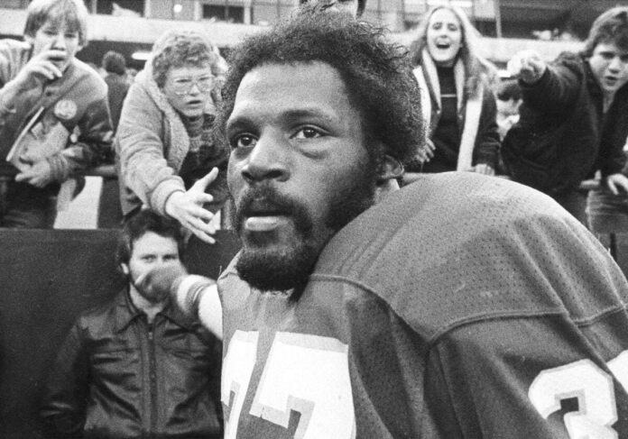 A black-and-white photo of former Kansas City Chiefs running back Joe Delaney.