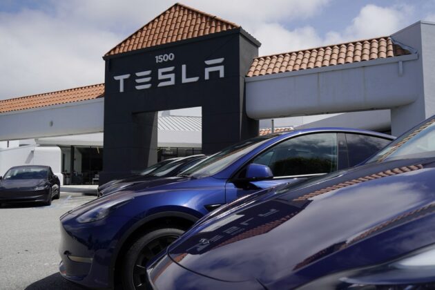 US safety regulators contact Tesla over erratic robotaxis