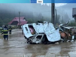Floods in Romania kill three, hundreds evacuated 