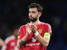 Manchester United 1-0 Everton: Bruno Fernandes scores from spot to reward bright Red Devils start
